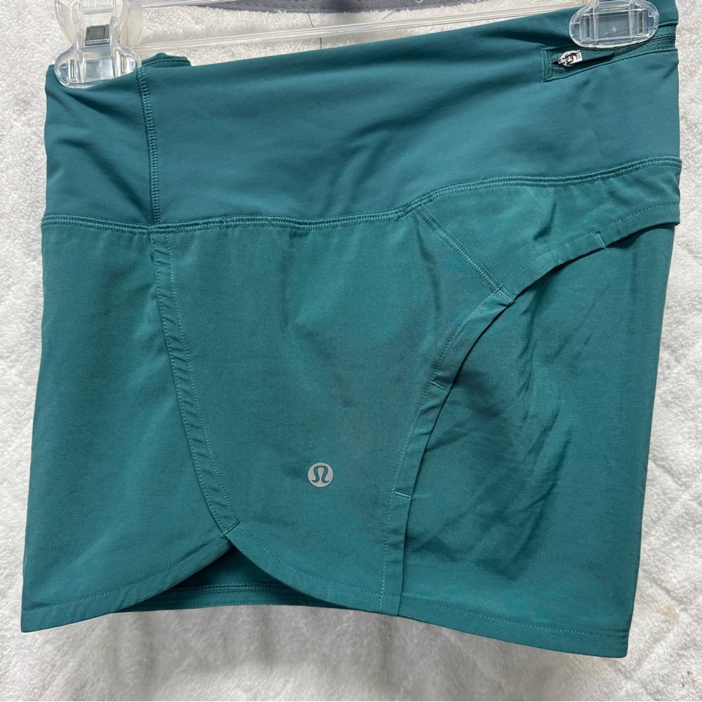 Lululemon Run Shorts size 6
